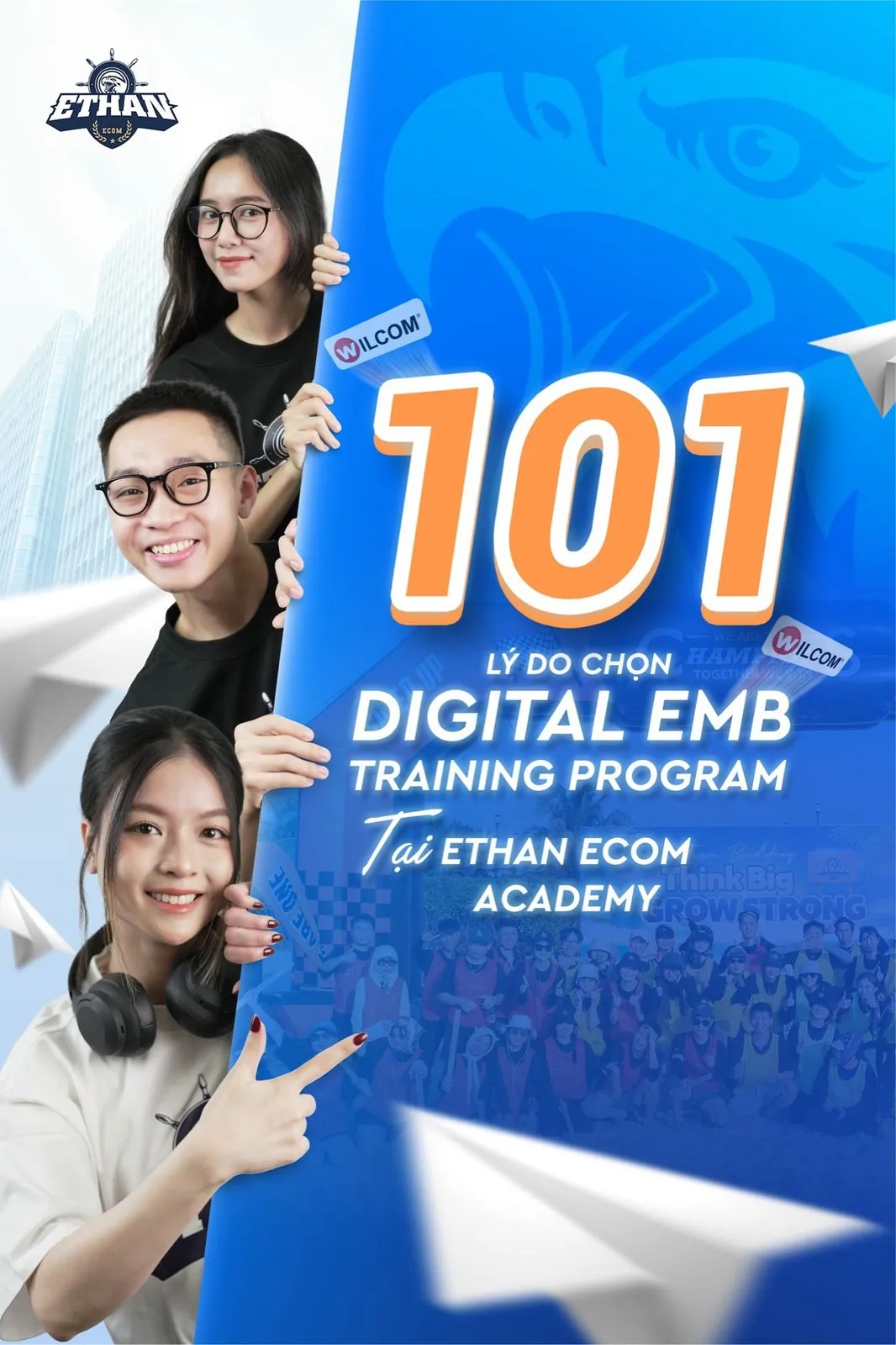 Học viên Ethan Ecom Academy làm việc nhóm trong buổi thực hành