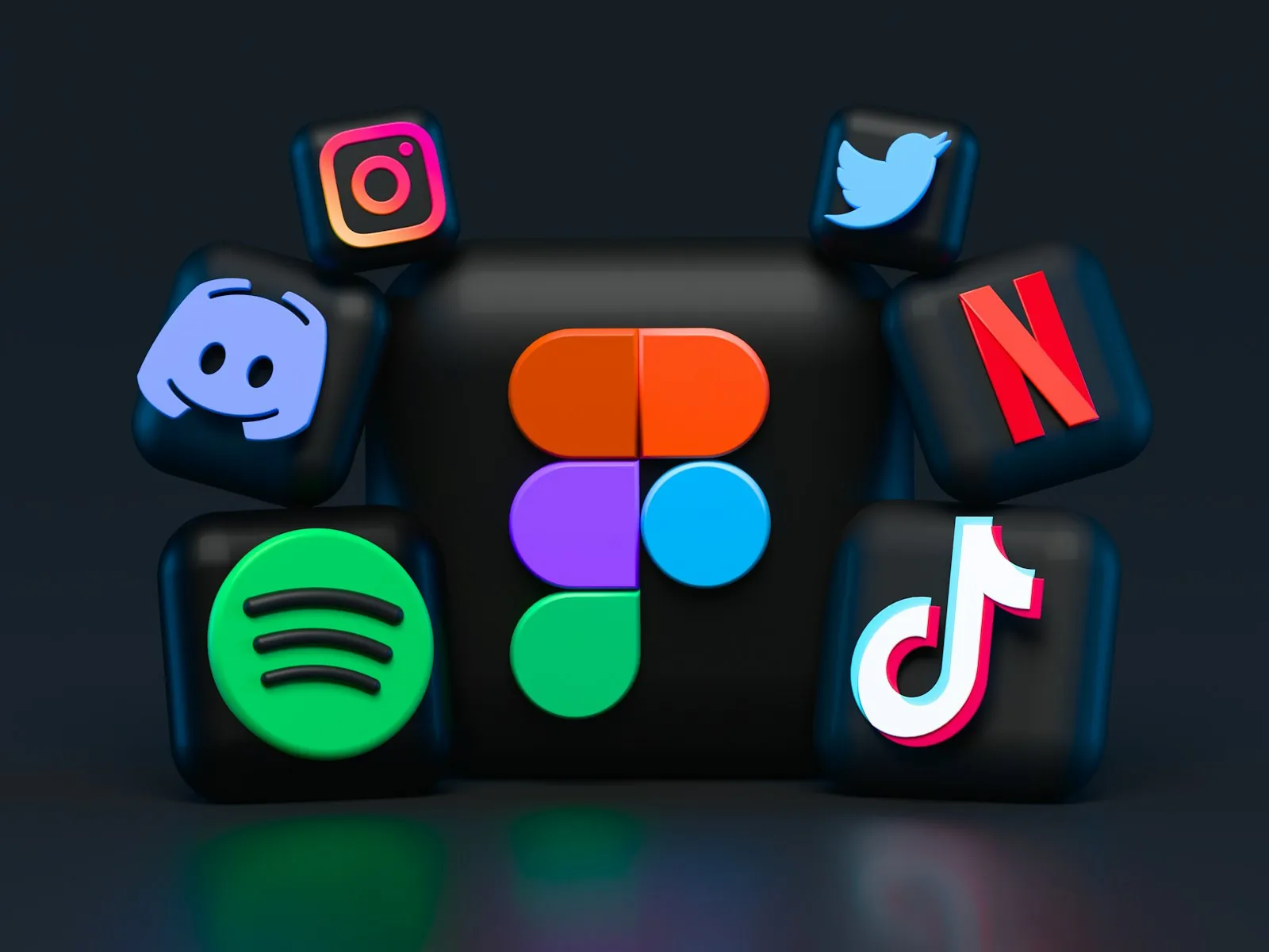 Biểu tượng TikTok và các mạng xã hội, kênh bán hàng cho sản phẩm POD