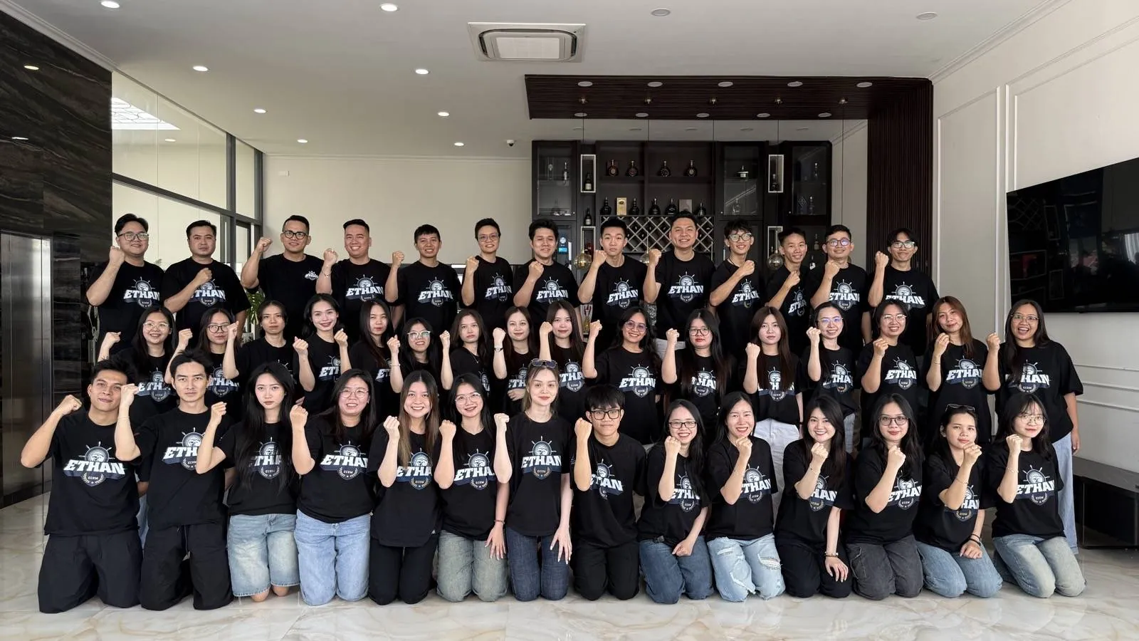 Đội ngũ Ethan Ecom cùng làm việc, con người là tài sản lớn nhất